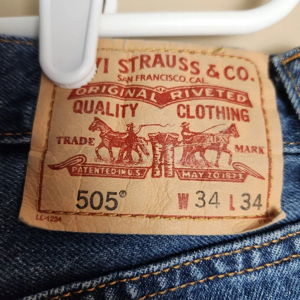 Levis 505 Jeans Mens 34x34‎ Blue Regular Fit Straight Leg Medium Wash Zip Fly